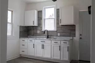 12010 Castlewood Ave, Loveland, OH 44108 - Photo 8