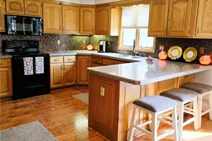 8420 Hunting Dr, North Royalton, OH 44133 - Photo 2