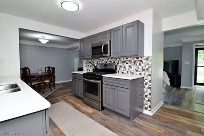 17407 Lomond Boulevard, Huber Heights, OH 44120 - Photo 12
