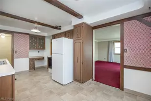 8409 Wainstead Dr, Parma, OH 44129 - Photo 4