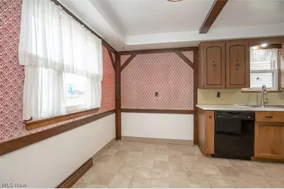 8409 Wainstead Drive, Parma, OH 44129 - Photo 6