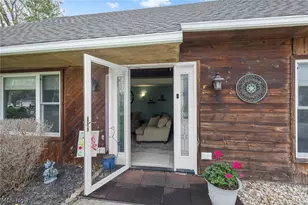 547 Cove Beach Ave, Sheffield Lake, OH 44054 - Photo 2