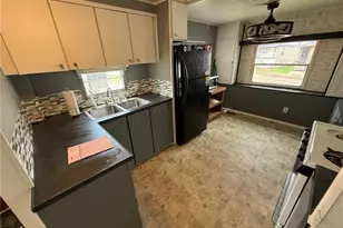 610 Karen Ave NW, New Philadelphia, OH 44663 - Photo 2