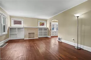2782 Oakwood Dr, Cuyahoga Falls, OH 44221 - Photo 2
