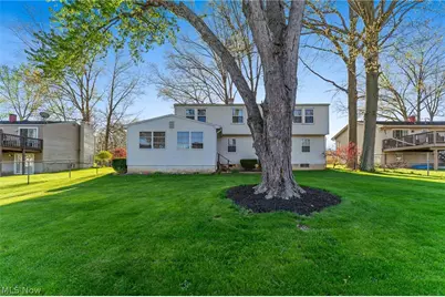 2085 Woodland Trace Street, Austintown, OH 44515 - Photo 2