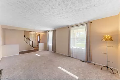 2085 Woodland Trace Street, Austintown, OH 44515 - Photo 4