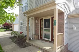 8683 Kingfisher Ln, Macedonia, OH 44056 - Photo 4