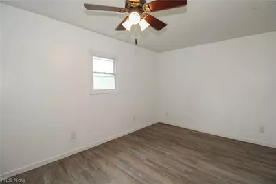 152 Garvin Avenue, Elyria, OH 44035 - Photo 12