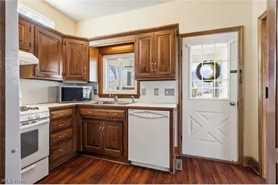 938 Race Street, Dover, OH 44622 - Photo 16