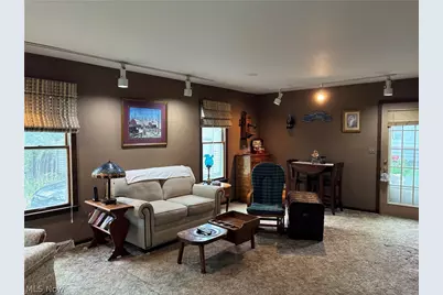 365 Genesee Avenue NE, Warren, OH 44483 - Photo 6