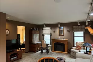 365 Genesee Ave NE, Warren, OH 44483 - Photo 8