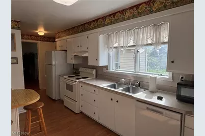 365 Genesee Avenue NE, Warren, OH 44483 - Photo 16