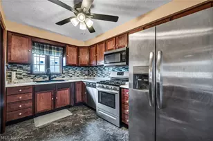 7504 Skylark Dr, Parma, OH 44130 - Photo 8