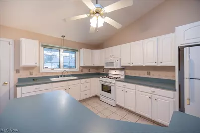 521 Wilcox Lane #B, Austintown, OH 44515 - Photo 10