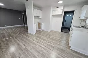 2044 N Green Rd, Loveland, OH 44121 - Photo 6