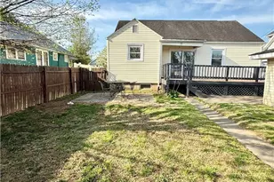 809 33rd St, Vienna, WV 26105 - Photo 16