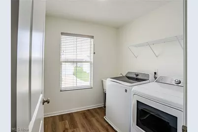 421 River Run Drive, Elyria, OH 44035 - Photo 34