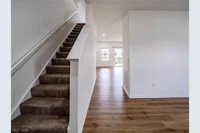 421 River Run Drive, Elyria, OH 44035 - Photo 4