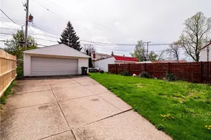 4423 Grantwood Dr, Parma, OH 44134 - Photo 4