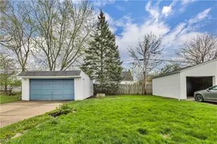 20710 Fuller Ave, Euclid, OH 44123 - Photo 24
