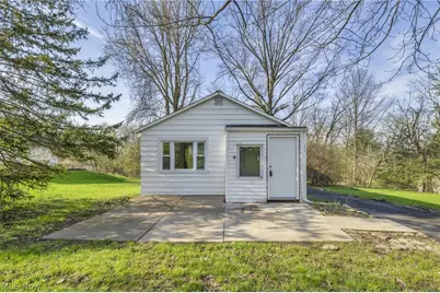 12316 Upper Sunset Drive, Garfield Heights, OH 44125 - Photo 2