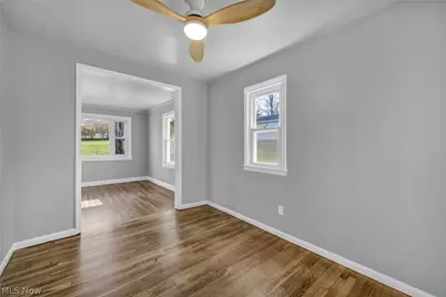 12316 Upper Sunset Drive, Garfield Heights, OH 44125 - Photo 6