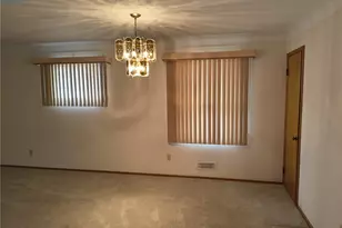 11531 Barrington Blvd, Parma Heights, OH 44130 - Photo 10