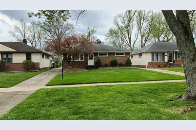 11531 Barrington Boulevard, Parma Heights, OH 44130 - Photo 1