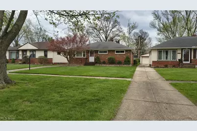 11531 Barrington Boulevard, Parma Heights, OH 44130 - Photo 2