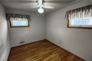 11531 Barrington Blvd, Parma Heights, OH 44130 - Photo 14