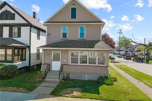 299 NW 5th Street NW, Barberton, OH 44203 - Photo 1