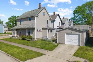 299 5th St NW, Barberton, OH 44203 - Photo 2