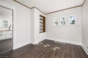 299 NW 5th Street NW, Barberton, OH 44203 - Photo 8
