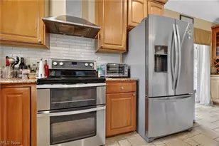 303 Arizona Ave, Lorain, OH 44052 - Photo 6