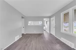 19703 Fairway Ave, Maple Heights, OH 44137 - Photo 4