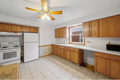 4910 & 4912 Yorkshire Avenue, Parma, OH 44134 - Photo 8