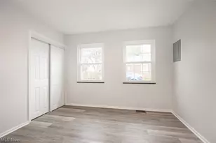 199 E 235th St, Euclid, OH 44123 - Photo 12