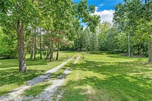 18229 Howe Rd, Strongsville, OH 44136 - Photo 2