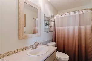 22156 Meadowsouth Ct, Strongsville, OH 44149 - Photo 20
