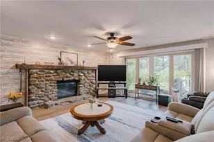 22156 Meadowsouth Ct, Strongsville, OH 44149 - Photo 10