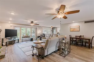 22156 Meadowsouth Ct, Strongsville, OH 44149 - Photo 8