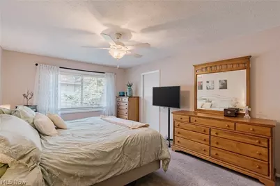 22156 Meadowsouth Court, Strongsville, OH 44149 - Photo 16