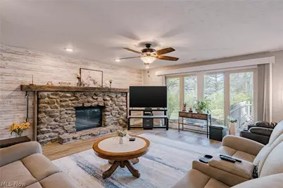 22156 Meadowsouth Court, Strongsville, OH 44149 - Photo 10