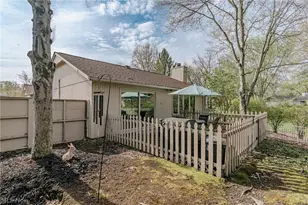 22156 Meadowsouth Ct, Strongsville, OH 44149 - Photo 24