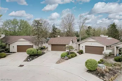 22156 Meadowsouth Court, Strongsville, OH 44149 - Photo 2