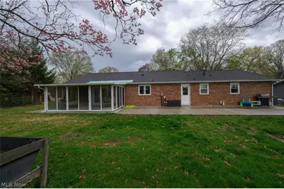 819 E 5th Street, Dover, OH 44622 - Photo 8