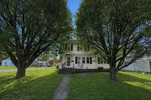 135 Overbaugh Ave, St Clairsville, OH 43950 - Photo 2