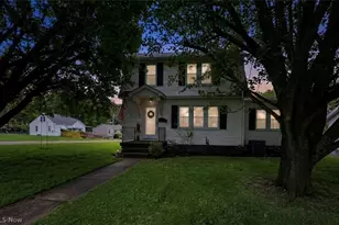 135 Overbaugh Ave, St Clairsville, OH 43950 - Photo 2