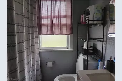 19280 Stafford Avenue, Maple Heights, OH 44137 - Photo 6