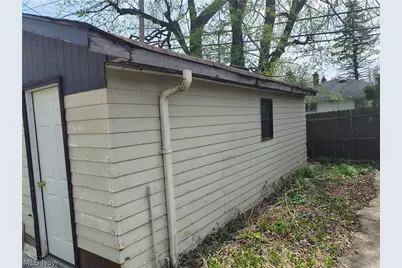 21104 Clare Avenue, Maple Heights, OH 44137 - Photo 6